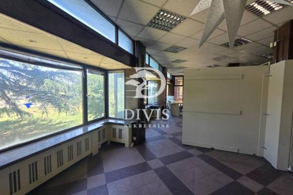 Slika 3 - Bulevar Arsenija Čarnojevića,  Lokal na prodaju, 155m2, 465.000€